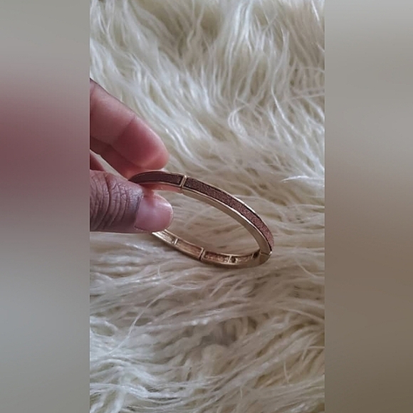 Gold Color Elegant Classic Cuff Bangles Bracelets For Women. 🌴 - Picture 7 of 9